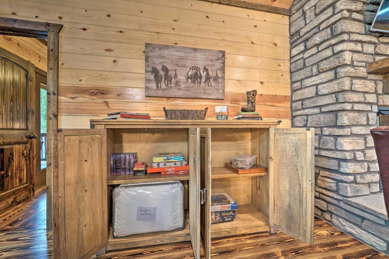 Broken Bow Cabin Deck With Hot Tub And Pool Table! 외부 사진