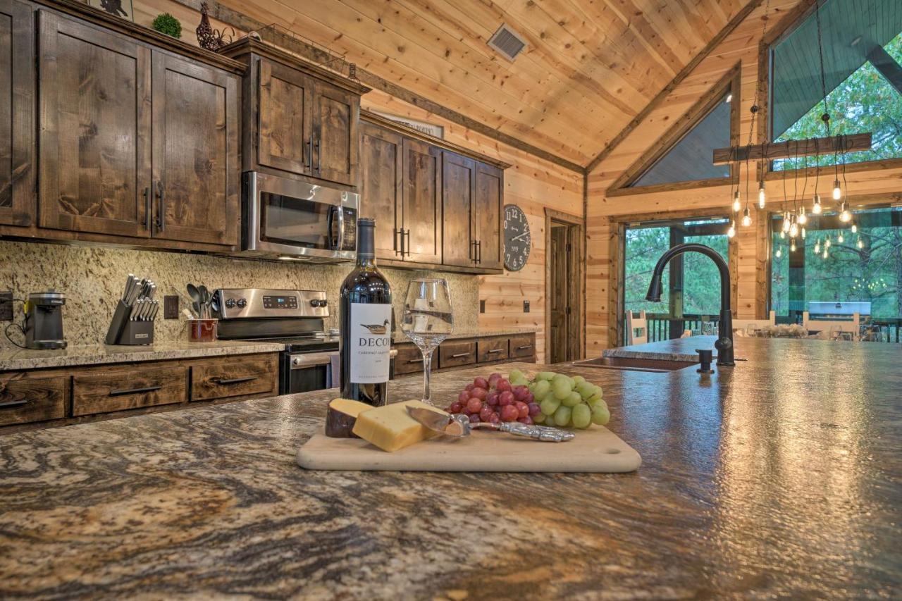 Broken Bow Cabin Deck With Hot Tub And Pool Table! 외부 사진