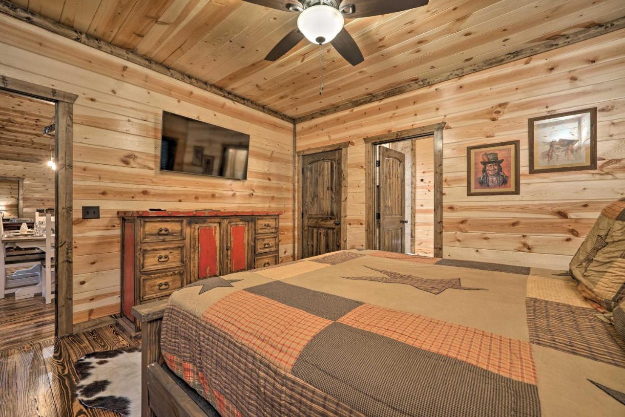 Broken Bow Cabin Deck With Hot Tub And Pool Table! 외부 사진